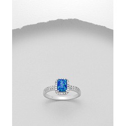 Bague en argent 925 décorée de CZ et d'opale bleu créée en laboratoire